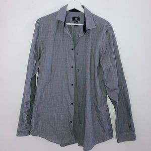 Slim fit collared shirt, slight houndstooth pattern